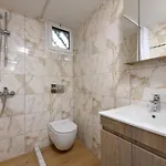 Ninemia House *
