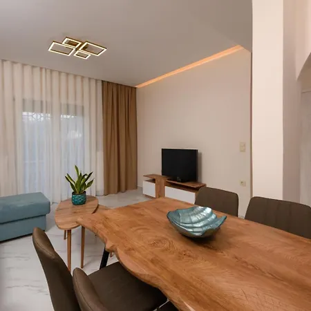 Apartament Ninemia House