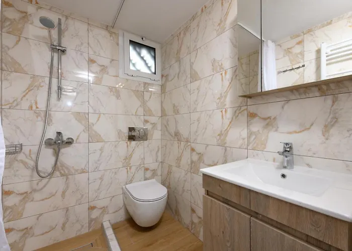 Ninemia House *
